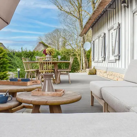 Holiday home Chaumiere Normande *